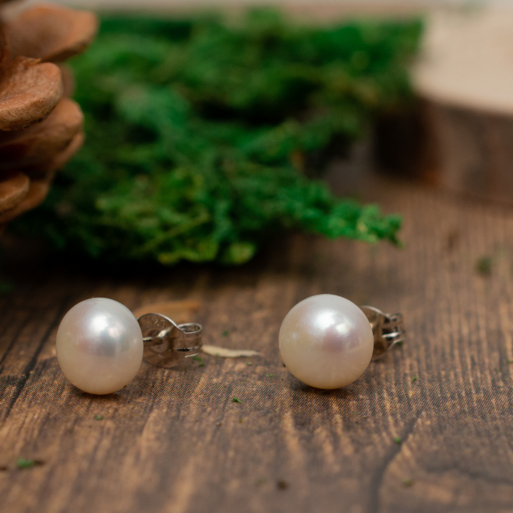 Magnolia Freshwater Pearl Post Earrings | Shiny pearl post earrings with hypoallergenic push backs